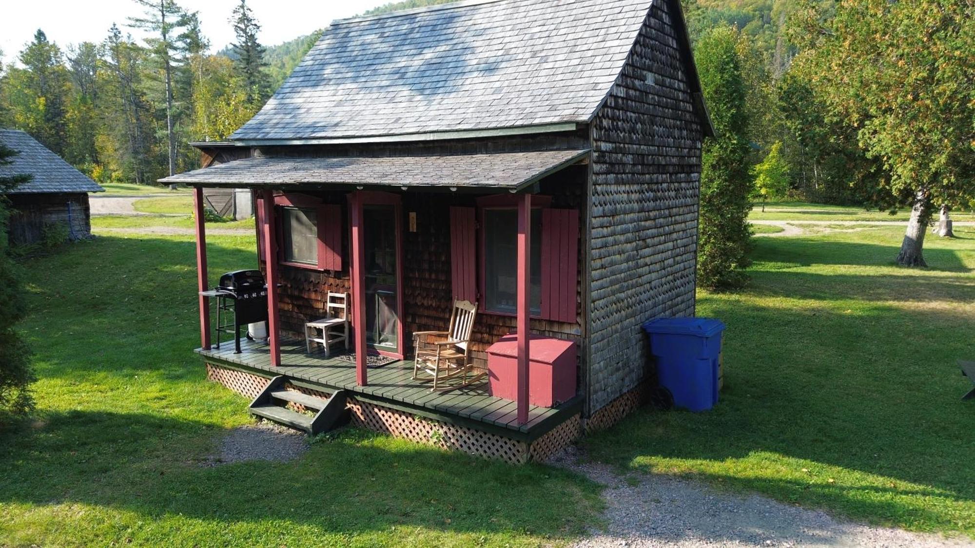 Riviere Petit Saguenay Villa Ngoại thất bức ảnh