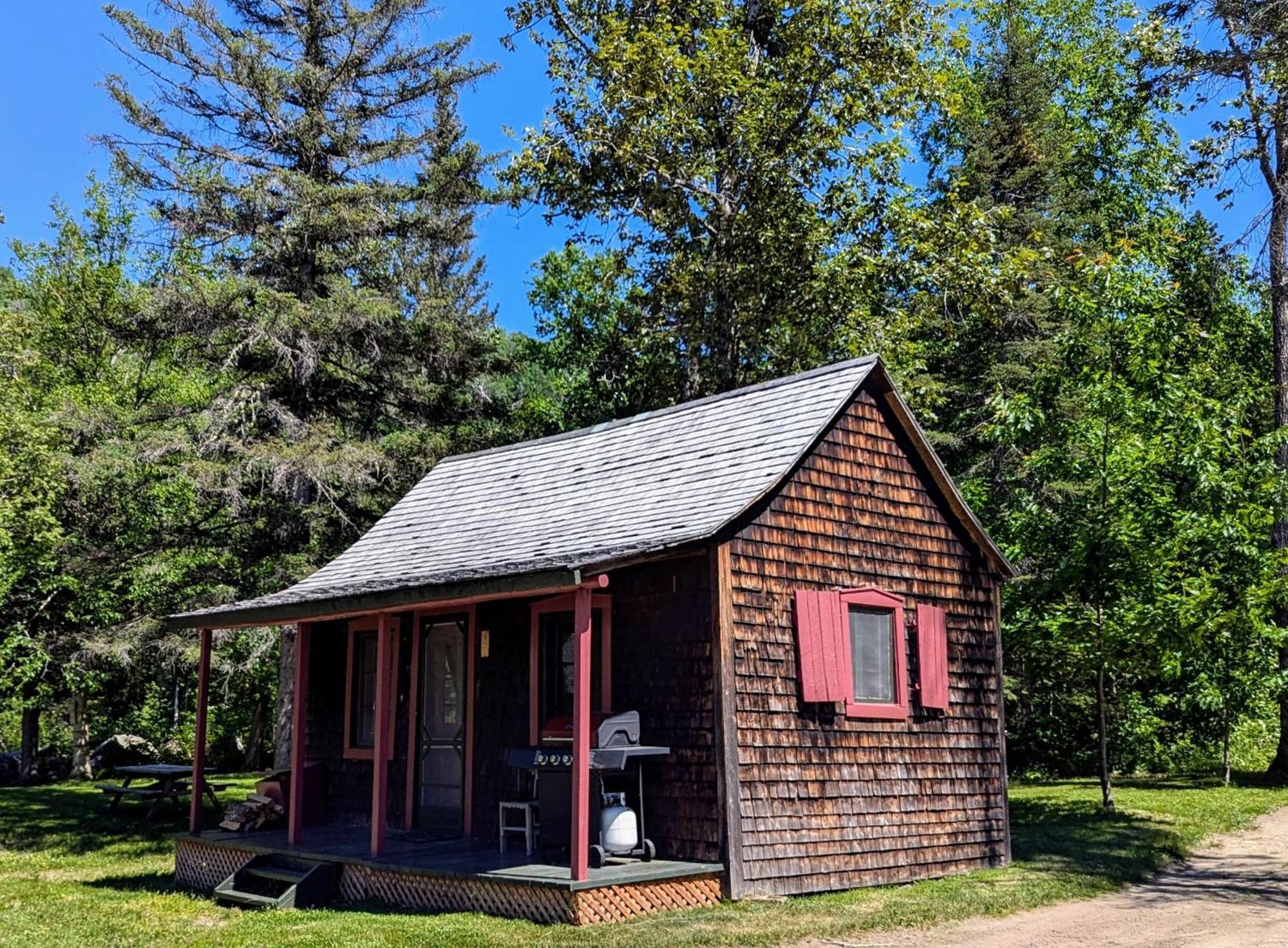 Riviere Petit Saguenay Villa Ngoại thất bức ảnh