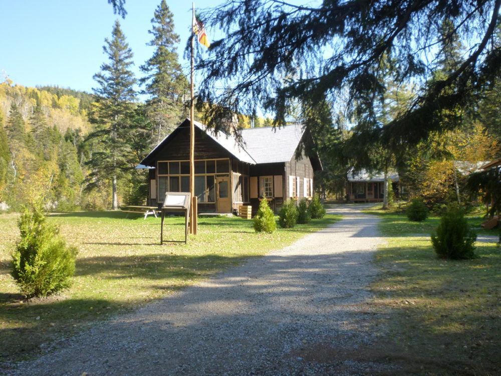 Riviere Petit Saguenay Villa Ngoại thất bức ảnh