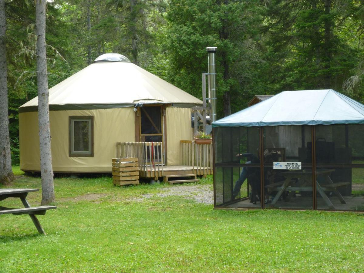 Riviere Petit Saguenay Villa Ngoại thất bức ảnh